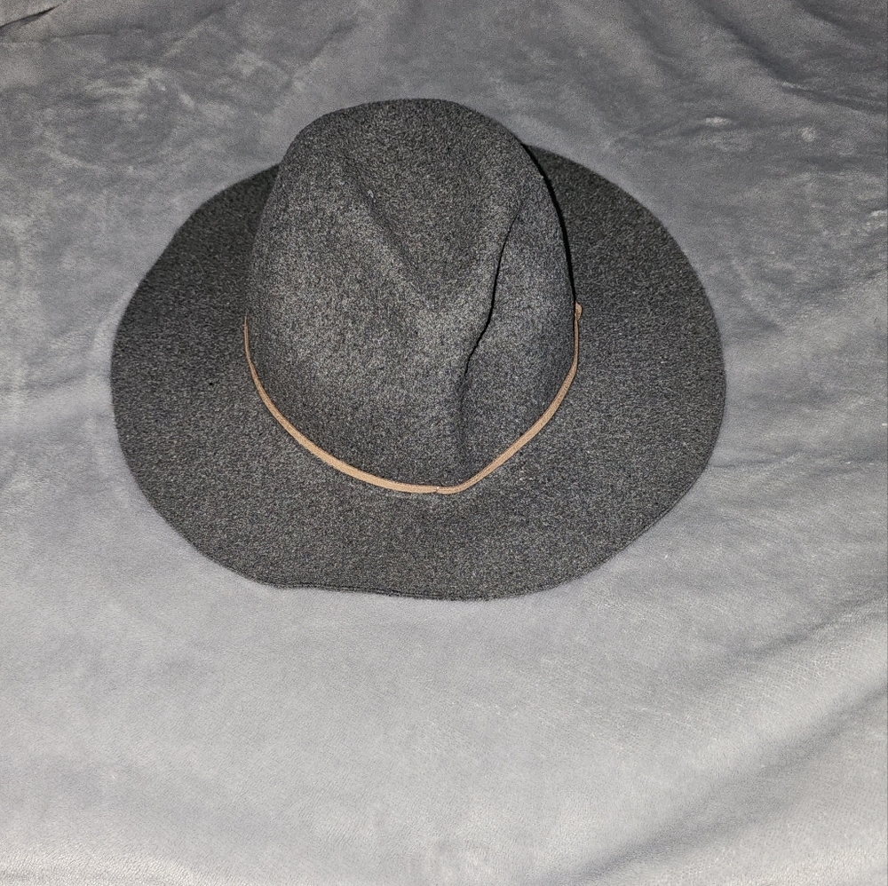Gap - Gray Fedora w/ Tan or Camel Belt - Size S/M - Hat - 2010 Gap Logo